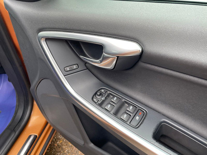 Volvo S60 2.0 D3 SE Saloon 4dr Diesel Manual Euro 5 (163 ps) 4dr Manual 2026