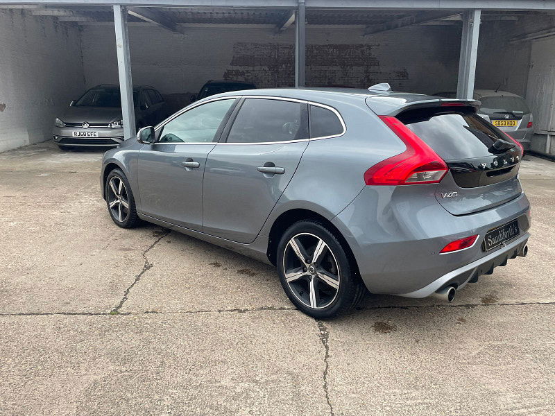 Volvo V40 2.0 D3 R-Design Nav Plus Hatchback 5dr Diesel Auto Euro 6 (s/s) (150 ps) 5dr Automatic 2025