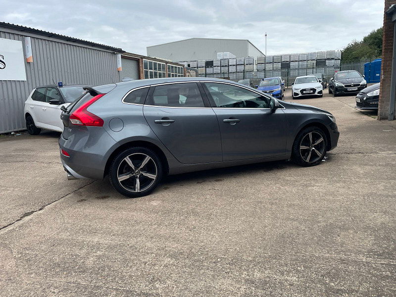 Volvo V40 2.0 D3 R-Design Nav Plus Hatchback 5dr Diesel Auto Euro 6 (s/s) (150 ps) 5dr Automatic 2025