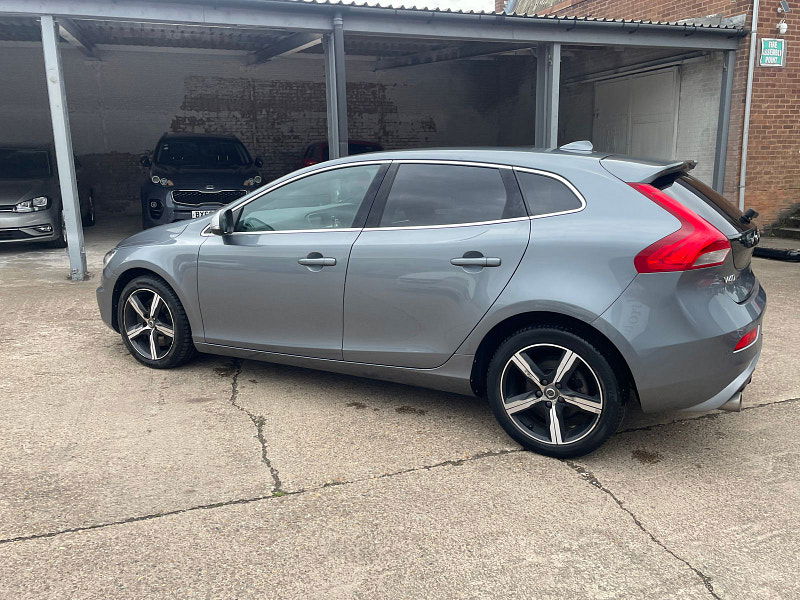 Volvo V40 2.0 D3 R-Design Nav Plus Hatchback 5dr Diesel Auto Euro 6 (s/s) (150 ps) 5dr Automatic 2025