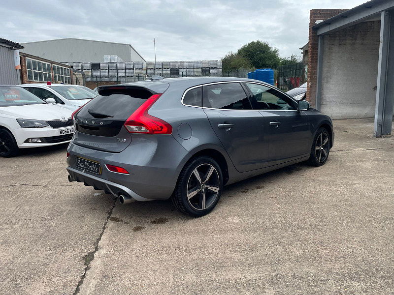 Volvo V40 2.0 D3 R-Design Nav Plus Hatchback 5dr Diesel Auto Euro 6 (s/s) (150 ps) 5dr Automatic 2025