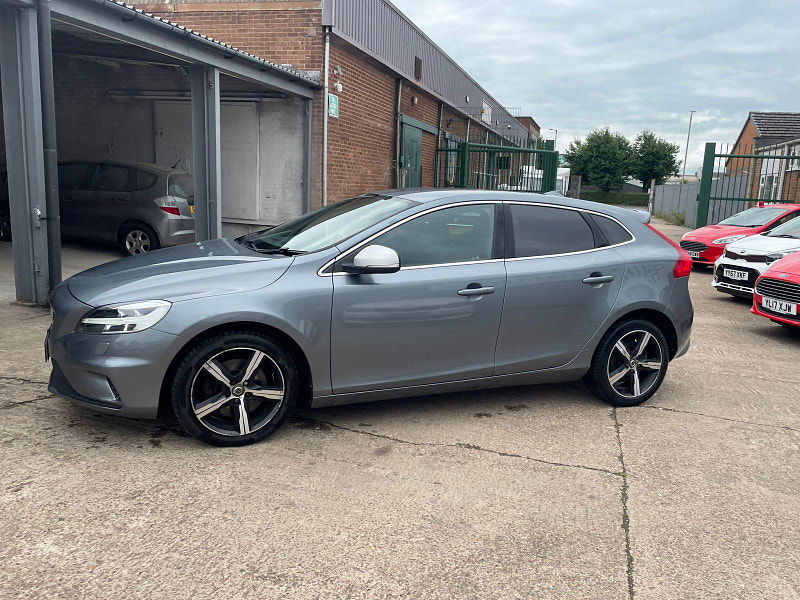 Volvo V40 2.0 D3 R-Design Nav Plus Hatchback 5dr Diesel Auto Euro 6 (s/s) (150 ps) 5dr Automatic 2025