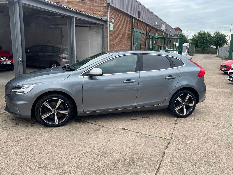 Volvo V40 2.0 D3 R-Design Nav Plus Hatchback 5dr Diesel Auto Euro 6 (s/s) (150 ps) 5dr Automatic 2025