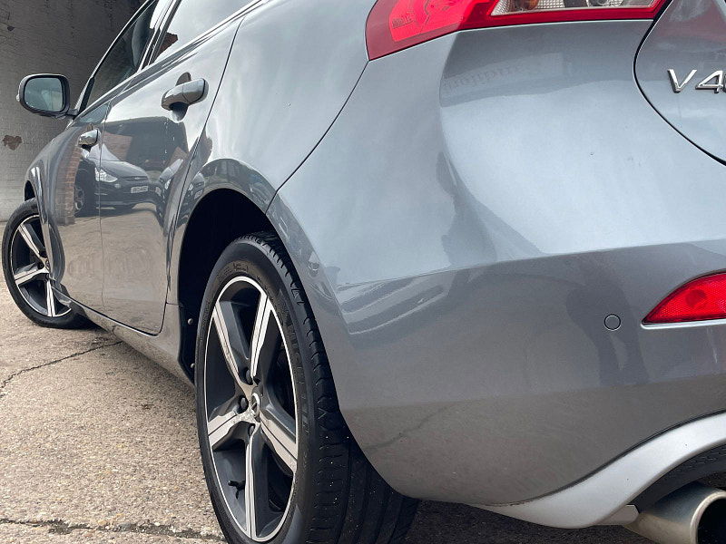 Volvo V40 2.0 D3 R-Design Nav Plus Hatchback 5dr Diesel Auto Euro 6 (s/s) (150 ps) 5dr Automatic 2025
