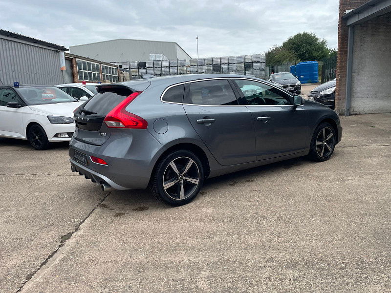 Volvo V40 2.0 D3 R-Design Nav Plus Hatchback 5dr Diesel Auto Euro 6 (s/s) (150 ps) 5dr Automatic 2025