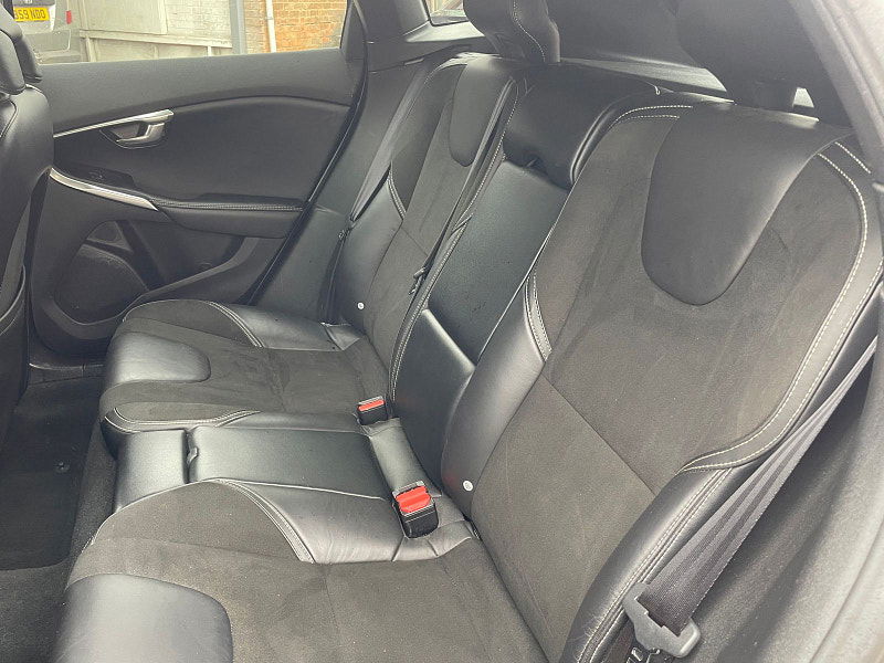 Volvo V40 2.0 D3 R-Design Nav Plus Hatchback 5dr Diesel Auto Euro 6 (s/s) (150 ps) 5dr Automatic 2025