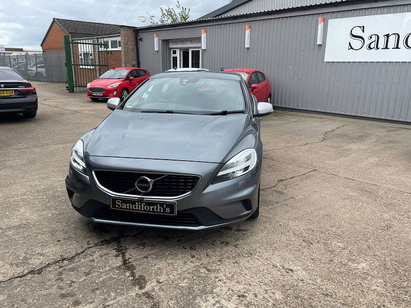 Volvo V40 2.0 D3 R-Design Nav Plus Hatchback 5dr Diesel Auto Euro 6 (s/s) (150 ps) 5dr Automatic 2025
