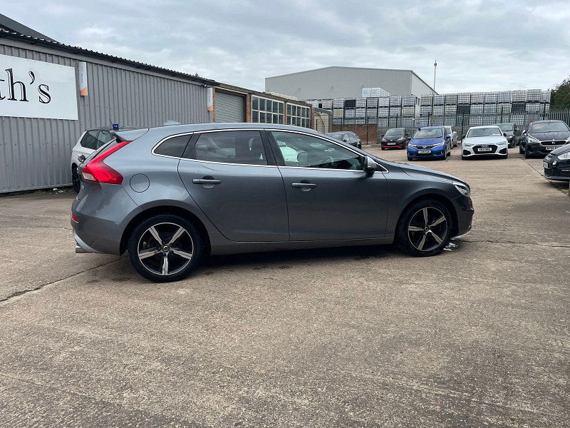 Volvo V40 2.0 D3 R-Design Nav Plus Hatchback 5dr Diesel Auto Euro 6 (s/s) (150 ps) 5dr Automatic 2025