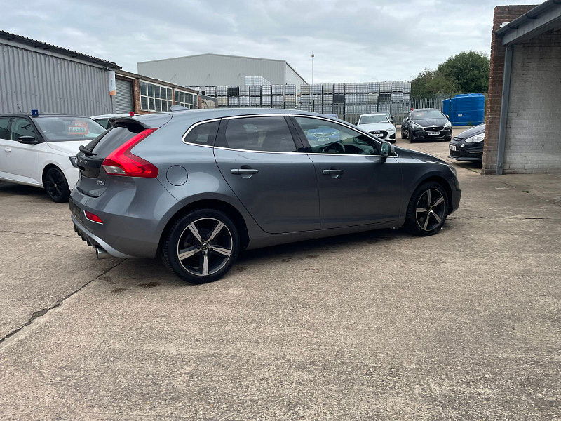 Volvo V40 2.0 D3 R-Design Nav Plus Hatchback 5dr Diesel Auto Euro 6 (s/s) (150 ps) 5dr Automatic 2025