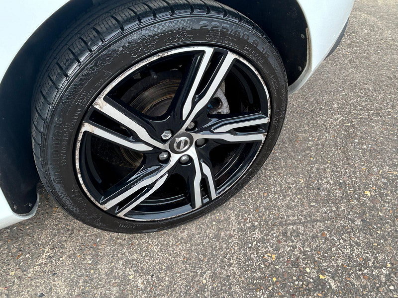 Volvo V40 2.0 T3 GPF R-Design Pro Hatchback 5dr Petrol Manual Euro 6 (s/s) (152 ps) 5dr Manual 2026