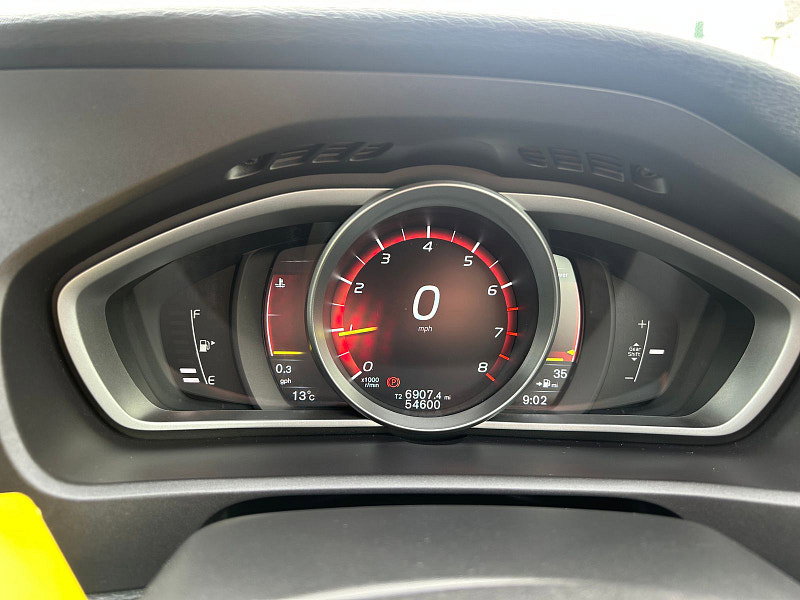 Volvo V40 2.0 T3 GPF R-Design Pro Hatchback 5dr Petrol Manual Euro 6 (s/s) (152 ps) 5dr Manual 2026