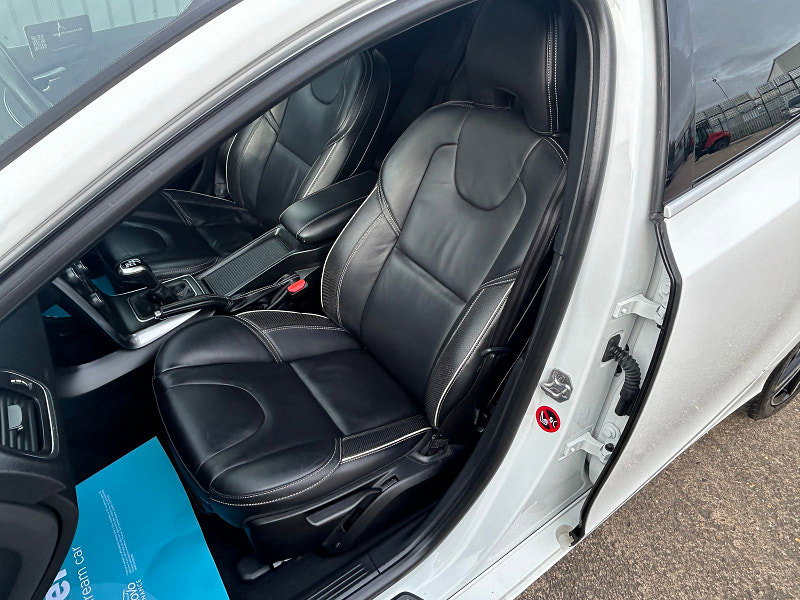 Volvo V40 2.0 T3 GPF R-Design Pro Hatchback 5dr Petrol Manual Euro 6 (s/s) (152 ps) 5dr Manual 2026