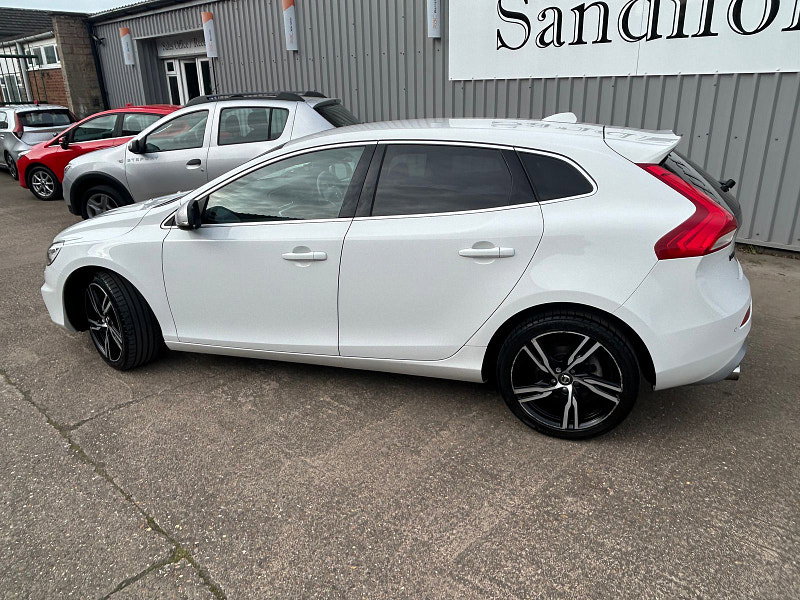 Volvo V40 2.0 T3 GPF R-Design Pro Hatchback 5dr Petrol Manual Euro 6 (s/s) (152 ps) 5dr Manual 2026