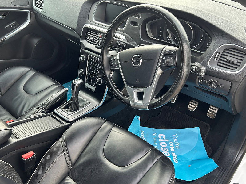 Volvo V40 2.0 T3 GPF R-Design Pro Hatchback 5dr Petrol Manual Euro 6 (s/s) (152 ps) 5dr Manual 2026
