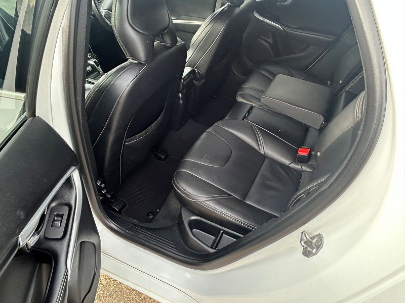 Volvo V40 2.0 T3 GPF R-Design Pro Hatchback 5dr Petrol Manual Euro 6 (s/s) (152 ps) 5dr Manual 2026