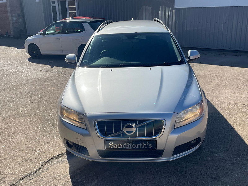 Volvo V70 2.0D SE Estate 5dr Diesel Manual Euro 4 (136 ps) 5dr Manual 2025