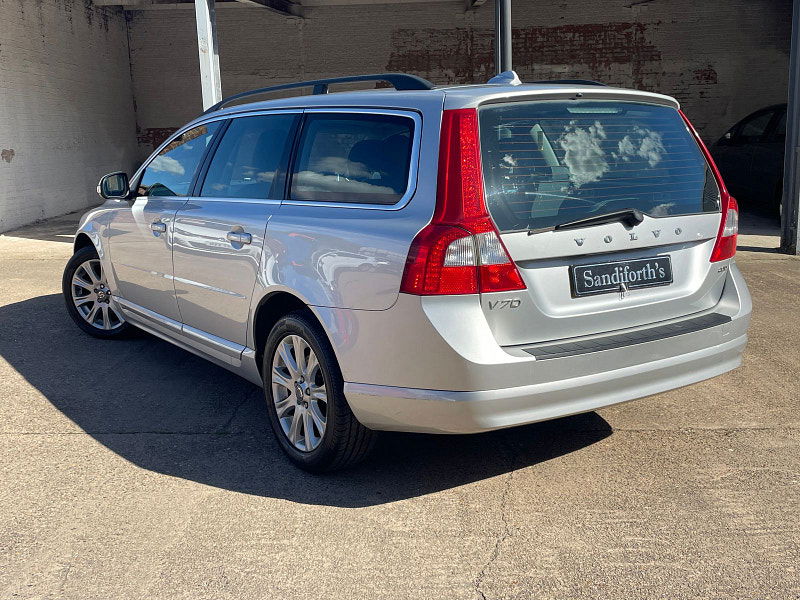 Volvo V70 2.0D SE Estate 5dr Diesel Manual Euro 4 (136 ps) 5dr Manual 2025
