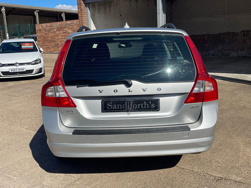 Volvo V70 2.0D SE Estate 5dr Diesel Manual Euro 4 (136 ps) 5dr Manual 2025
