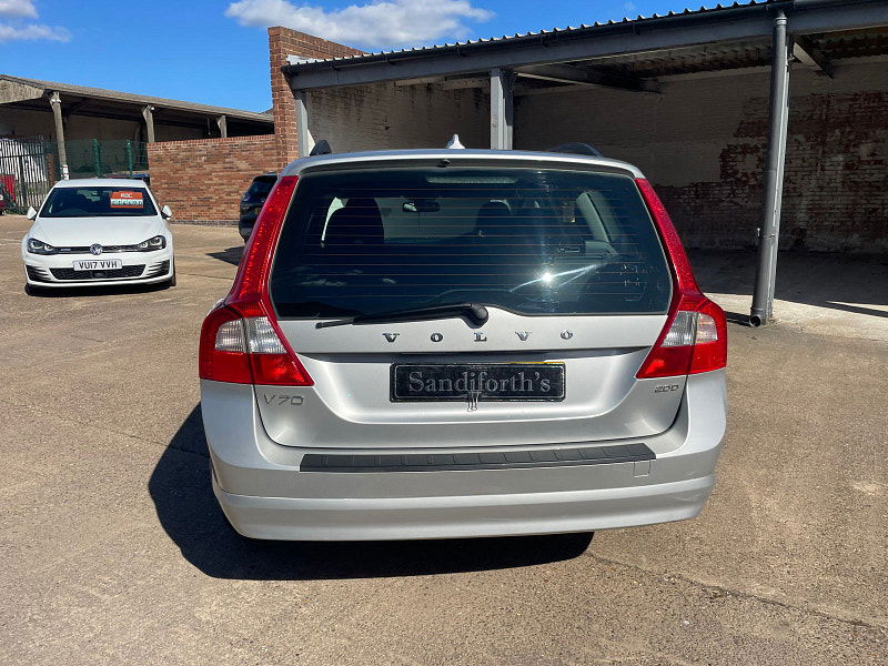 Volvo V70 2.0D SE Estate 5dr Diesel Manual Euro 4 (136 ps) 5dr Manual 2025