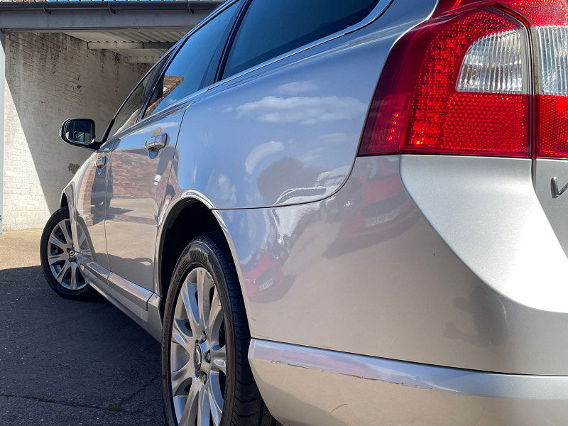 Volvo V70 2.0D SE Estate 5dr Diesel Manual Euro 4 (136 ps) 5dr Manual 2025