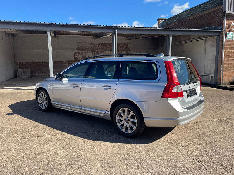 Volvo V70 2.0D SE Estate 5dr Diesel Manual Euro 4 (136 ps) 5dr Manual 2025