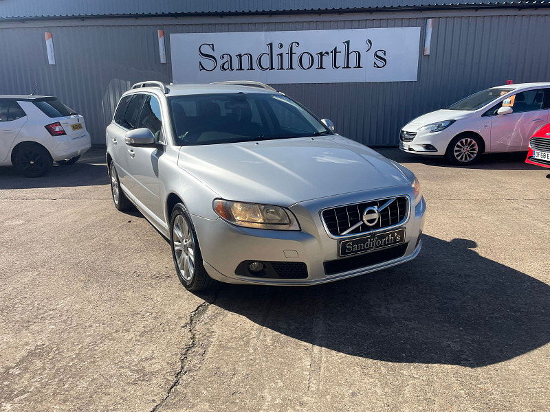 Volvo V70 2.0D SE Estate 5dr Diesel Manual Euro 4 (136 ps) 5dr Manual 2025
