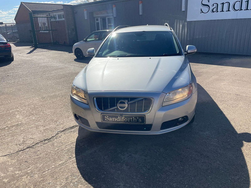 Volvo V70 2.0D SE Estate 5dr Diesel Manual Euro 4 (136 ps) 5dr Manual 2025