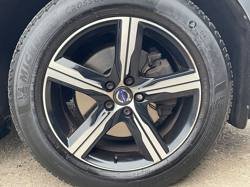 Volvo XC60 2.4 D5 R-Design Lux Nav SUV 5dr Diesel Auto AWD Euro 6 (s/s) (220 ps) 5dr Automatic 2026