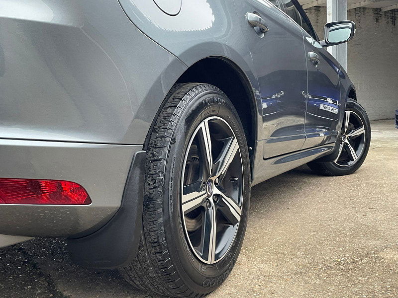 Volvo XC60 2.4 D5 R-Design Lux Nav SUV 5dr Diesel Auto AWD Euro 6 (s/s) (220 ps) 5dr Automatic 2026