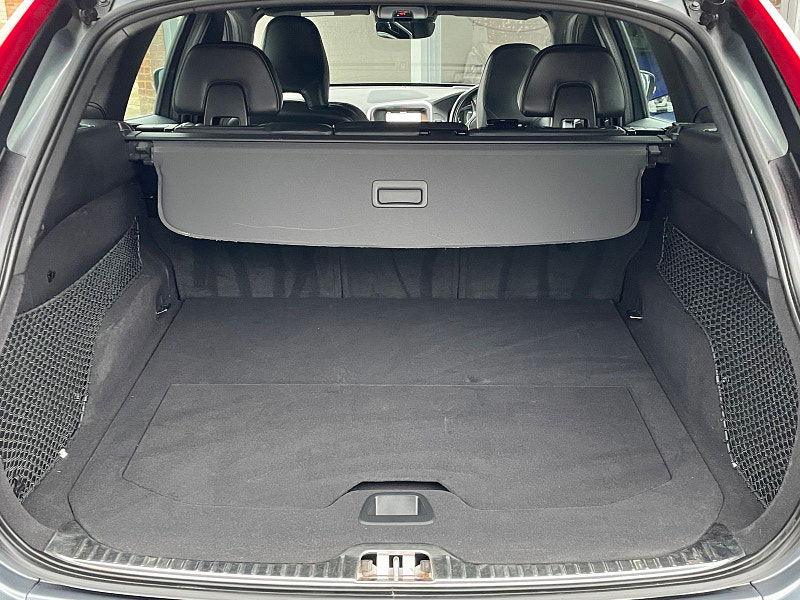 Volvo XC60 2.4 D5 R-Design Lux Nav SUV 5dr Diesel Auto AWD Euro 6 (s/s) (220 ps) 5dr Automatic 2026