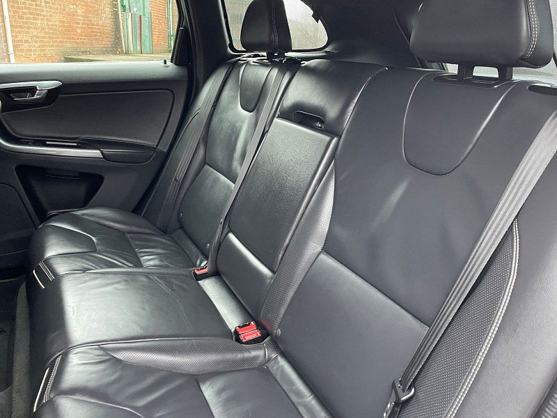 Volvo XC60 2.4 D5 R-Design Lux Nav SUV 5dr Diesel Auto AWD Euro 6 (s/s) (220 ps) 5dr Automatic 2026