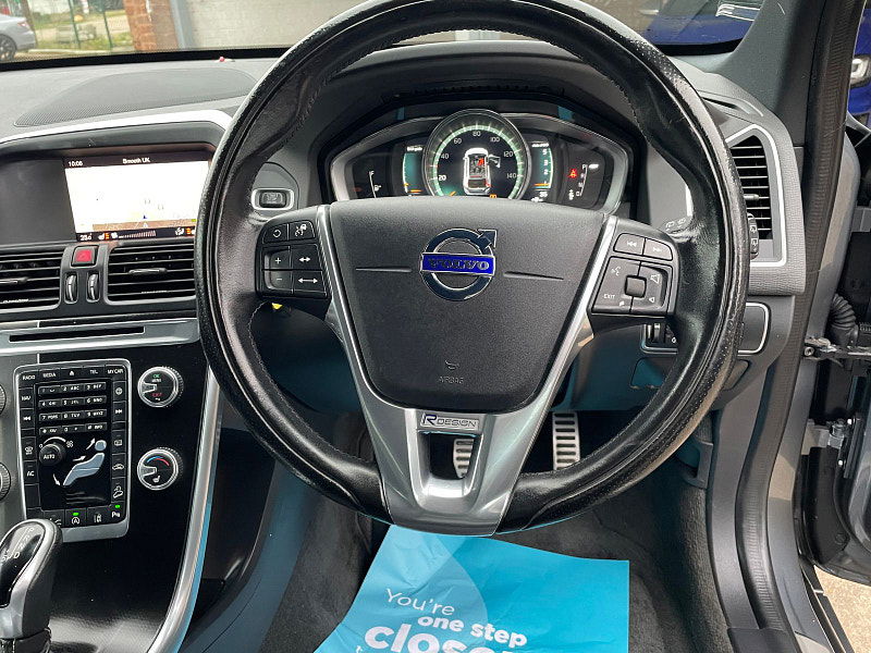 Volvo XC60 2.4 D5 R-Design Lux Nav SUV 5dr Diesel Auto AWD Euro 6 (s/s) (220 ps) 5dr Automatic 2026