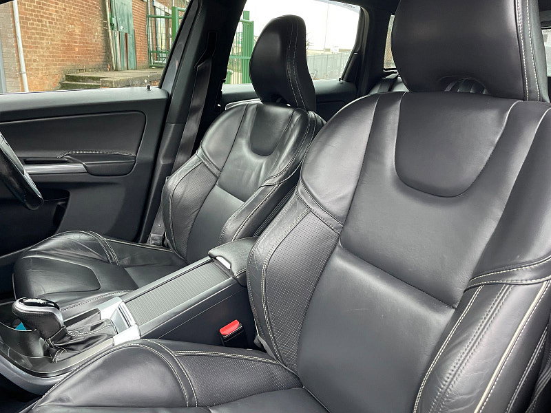 Volvo XC60 2.4 D5 R-Design Lux Nav SUV 5dr Diesel Auto AWD Euro 6 (s/s) (220 ps) 5dr Automatic 2026