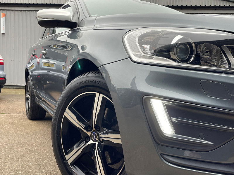 Volvo XC60 2.4 D5 R-Design Lux Nav SUV 5dr Diesel Auto AWD Euro 6 (s/s) (220 ps) 5dr Automatic 2026