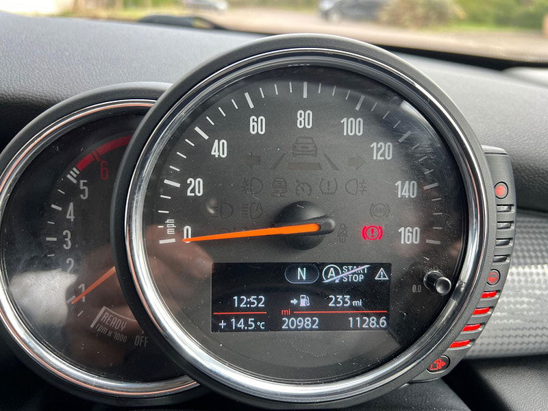 MINI Hatch 1.5 Cooper D Euro 6 (s/s) 5dr 5dr Manual 2025