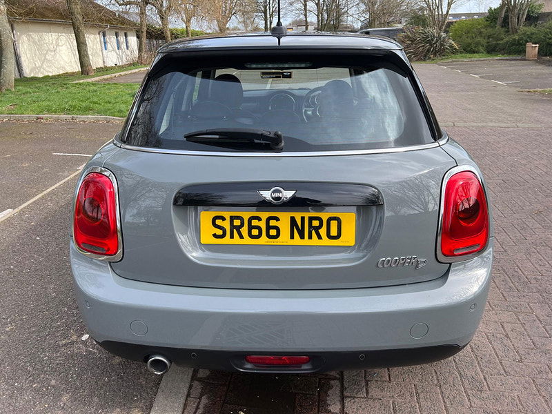 MINI Hatch 1.5 Cooper D Euro 6 (s/s) 5dr 5dr Manual 2025
