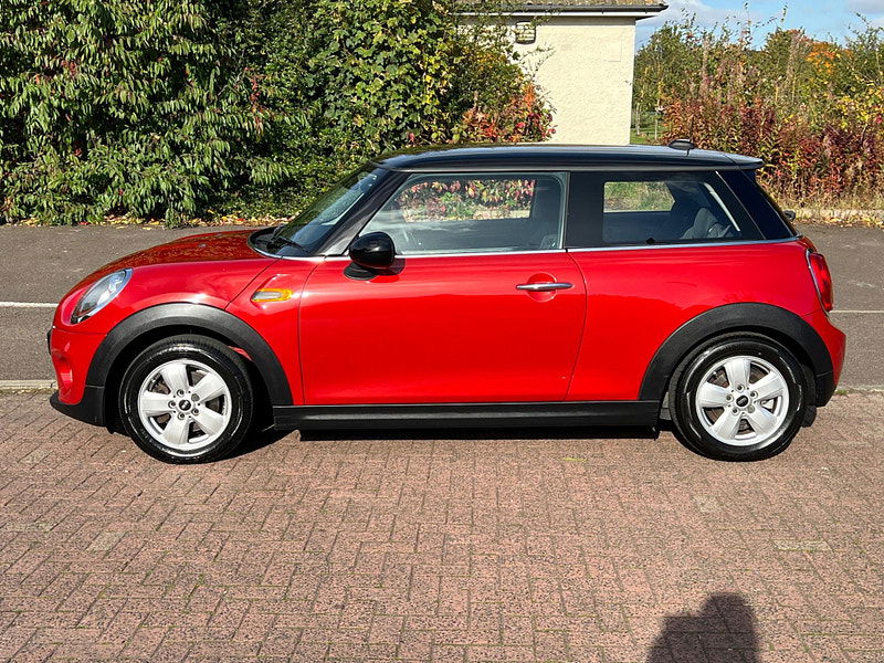 MINI Hatch 1.5 Cooper Euro 6 (s/s) 3dr 3dr Manual 2024