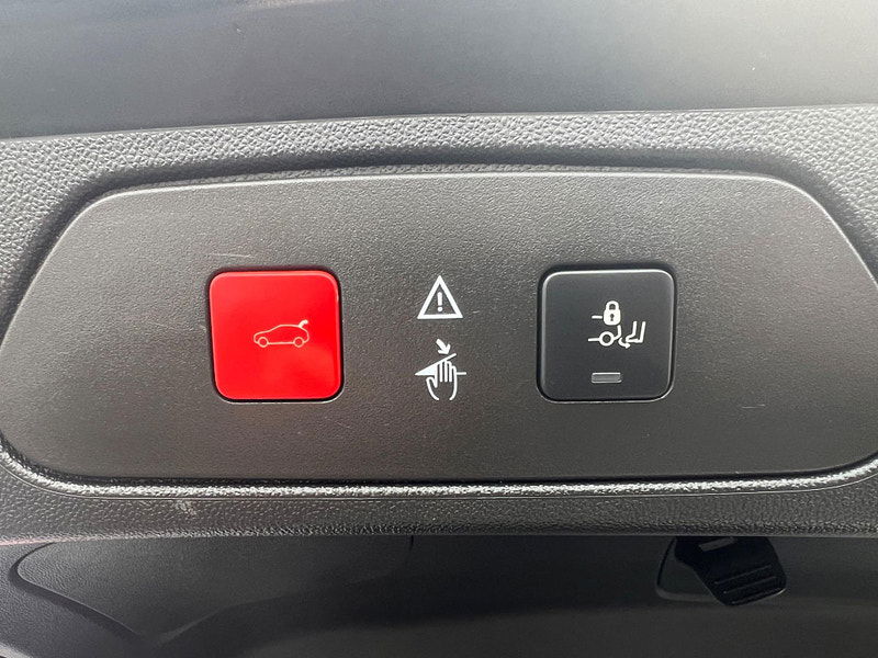 Vauxhall Grandland X 1.6 Turbo D BlueInjection Sport Nav Auto Euro 6 (s/s) 5dr 5dr Automatic 2025