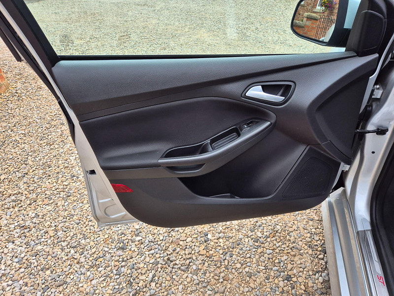 Ford Focus 1.5 TDCi ST-Line Euro 6 (s/s) 5dr 5dr Manual 2025