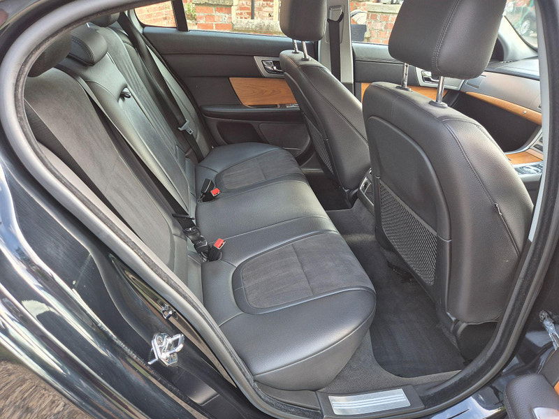 Jaguar XF 2.2d SE Business Auto Euro 5 (s/s) 4dr 4dr Automatic 2025