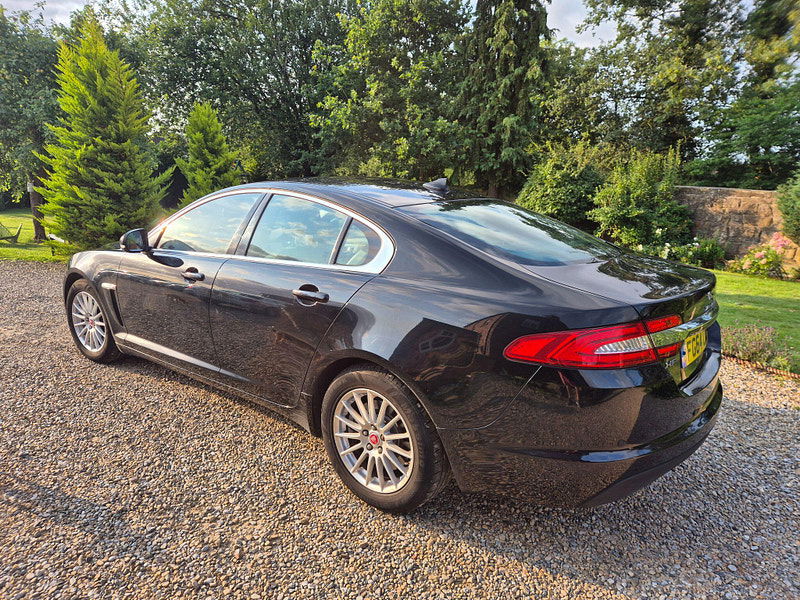 Jaguar XF 2.2d SE Business Auto Euro 5 (s/s) 4dr 4dr Automatic 2025