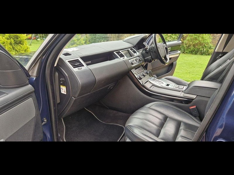 Land Rover Range Rover Sport 3.0 SDV6 HSE BLACK 5d 255 BHP 5dr Automatic 2024