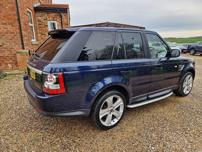 Land Rover Range Rover Sport 3.0 SDV6 HSE BLACK 5d 255 BHP 5dr Automatic 2024