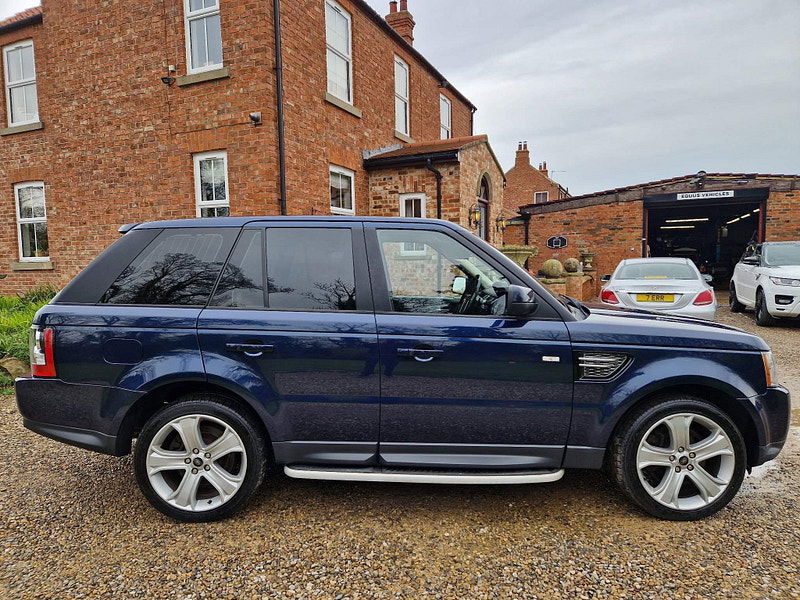 Land Rover Range Rover Sport 3.0 SDV6 HSE BLACK 5d 255 BHP 5dr Automatic 2024