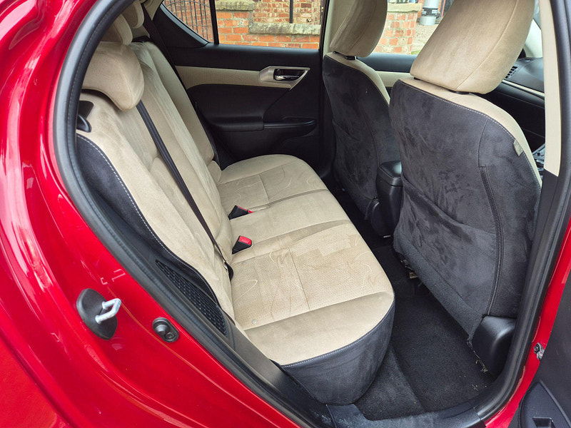 Lexus CT 1.8 200h Advance CVT Euro 6 (s/s) 5dr 5dr Automatic 2025