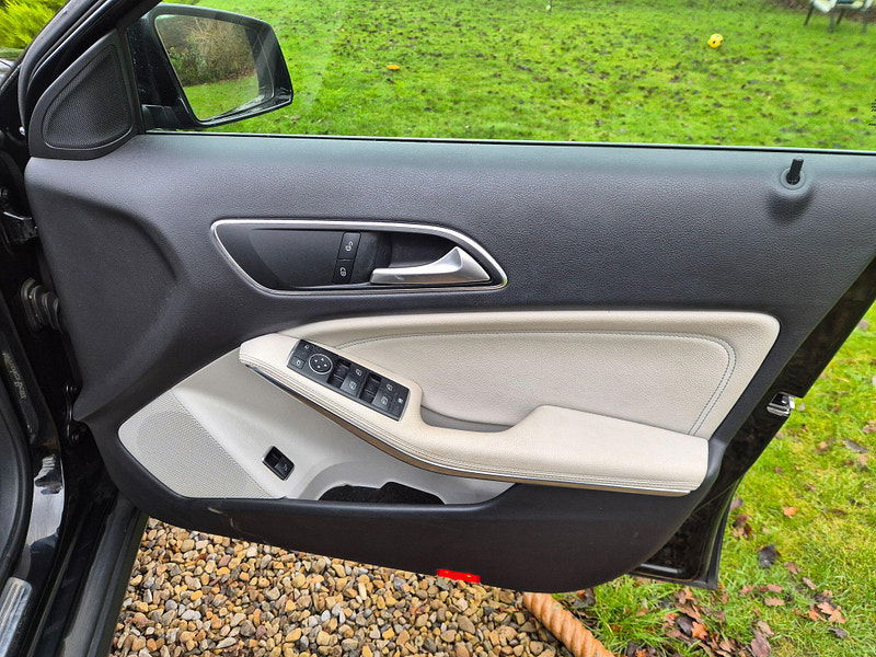 Mercedes-Benz GLA 2.1 GLA200d Sport Euro 6 (s/s) 5dr 5dr Manual 2026