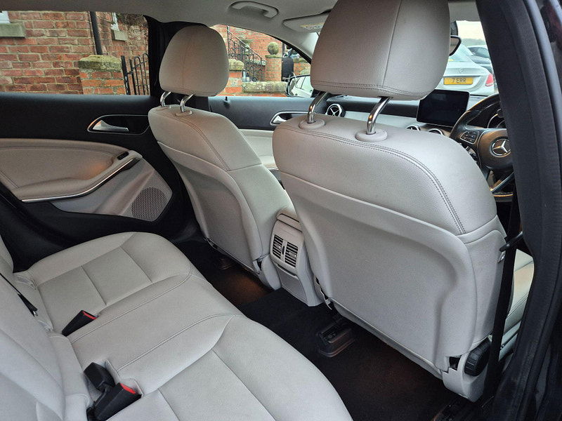 Mercedes-Benz GLA 2.1 GLA200d Sport Euro 6 (s/s) 5dr 5dr Manual 2026