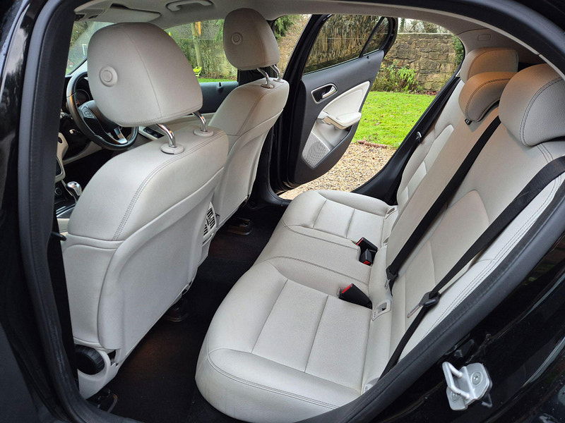 Mercedes-Benz GLA 2.1 GLA200d Sport Euro 6 (s/s) 5dr 5dr Manual 2026