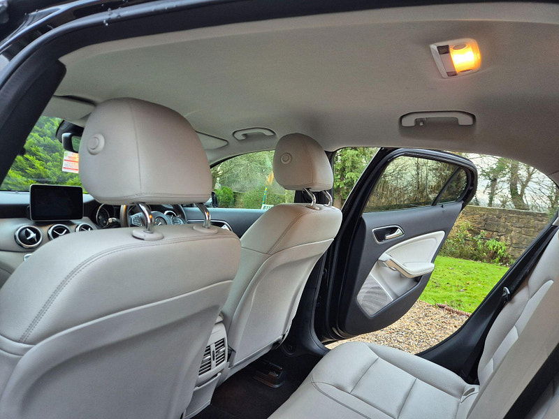 Mercedes-Benz GLA 2.1 GLA200d Sport Euro 6 (s/s) 5dr 5dr Manual 2026