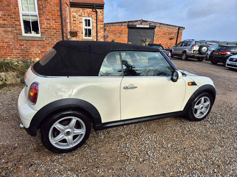 MINI Convertible 1.6 Cooper Euro 4 2dr 2dr Manual 2025